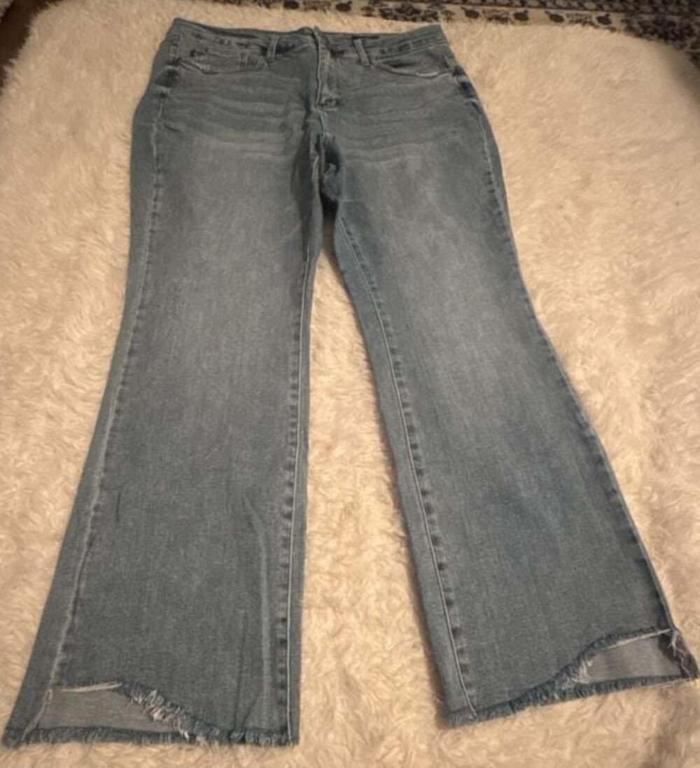 Judy Blue Los Angeles Style JB88481MD Plus Size 20W Slim Boot Cut Jeans